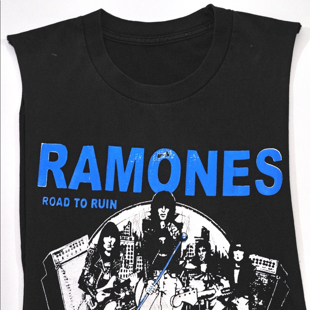SOLD. Vintage Ramones Tank - Picture 4 of 12